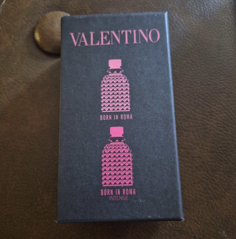 Valentino Born in Roma Uomo Set - Picture 2 of 4
